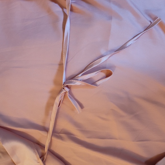 Robe - Picture 5 of 7